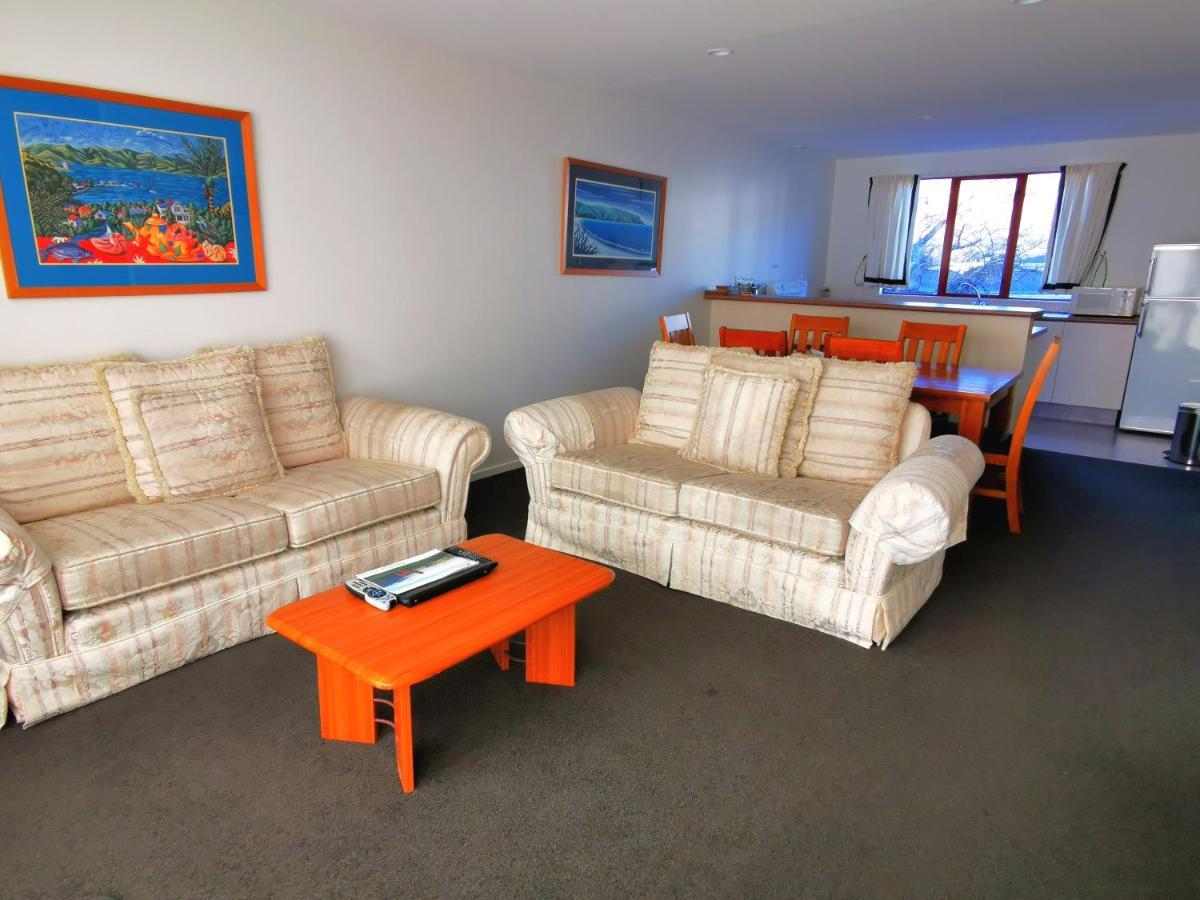 Les Troupes Apartments Akaroa Exterior foto