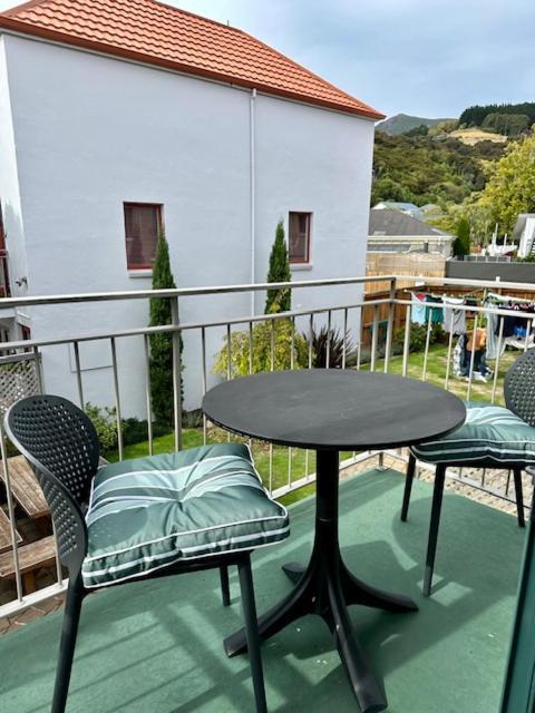 Les Troupes Apartments Akaroa Exterior foto