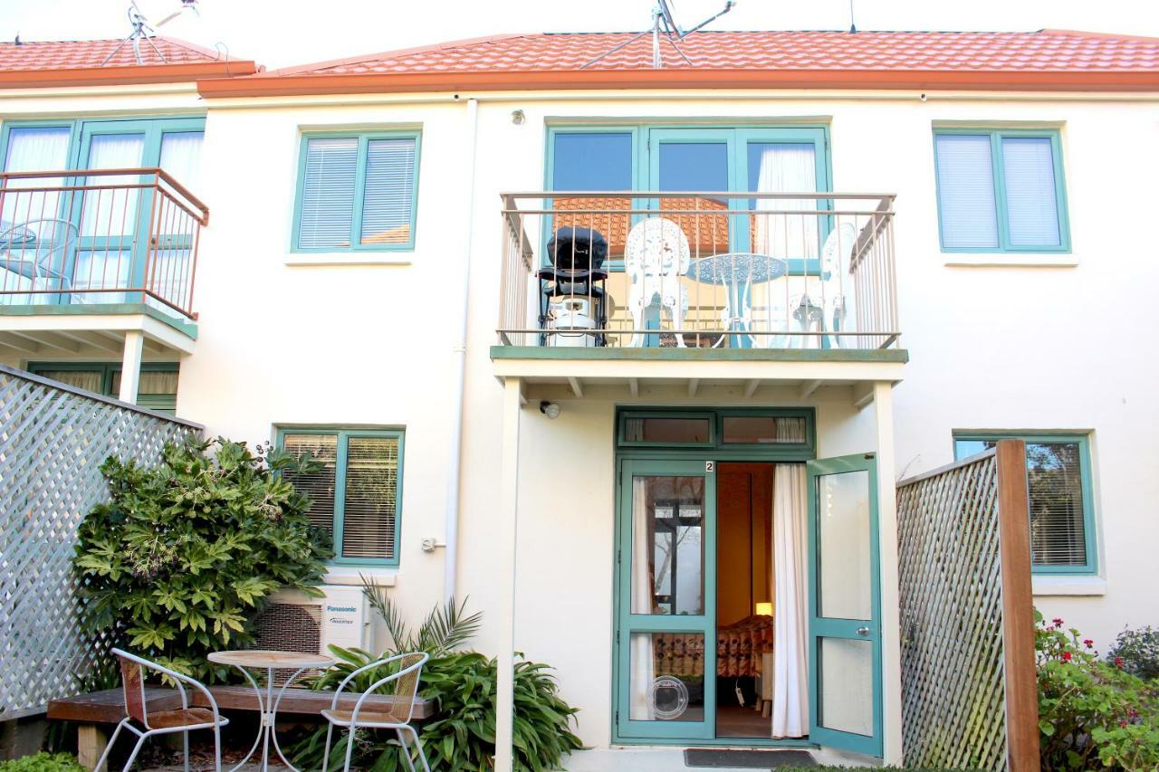 Les Troupes Apartments Akaroa Exterior foto